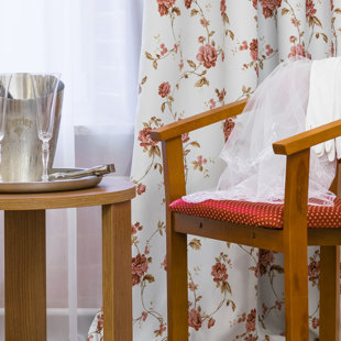 Номер люкс с джакузи и барной стойкой